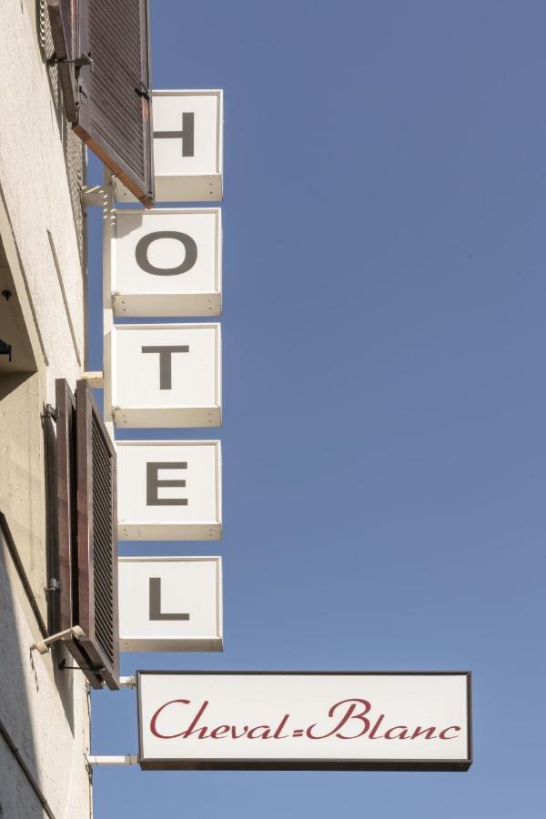 Hotel Du Cheval-Blanc Ла-Шо-де-Фон Экстерьер фото